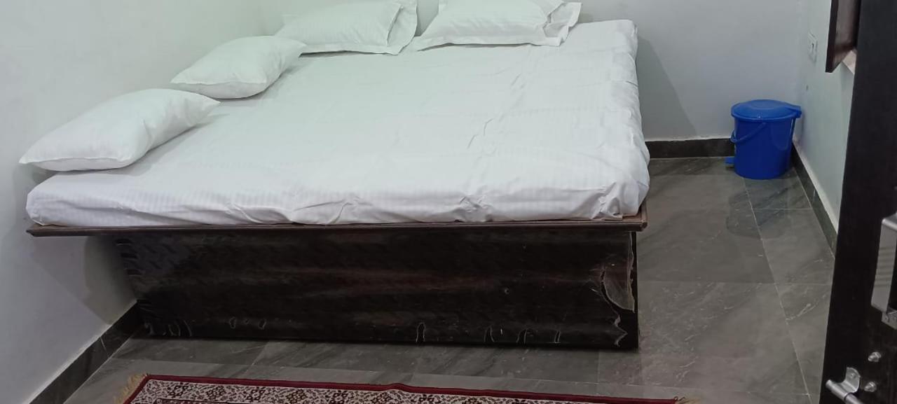 Lakshman Guest house Varanasi